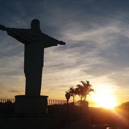 Apto Em Lindoia Luaran gambar